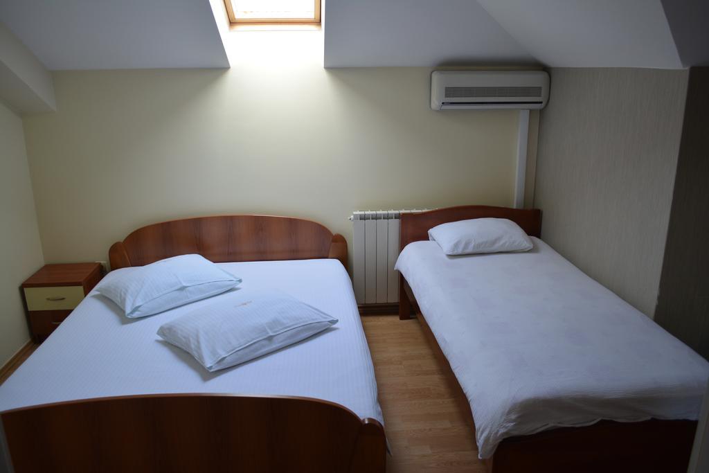 Motel Braca Lazic Bijeljina Exterior photo